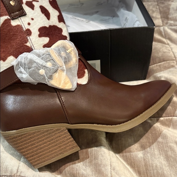 Seven7 Brown and Cream Ankle Booties Brand New In Box Size 8 - Picture 6 of 8